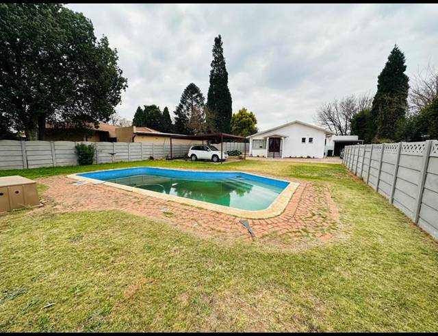 5 BEDROOM HOUSE FOR SALE IN WYCHWOOD